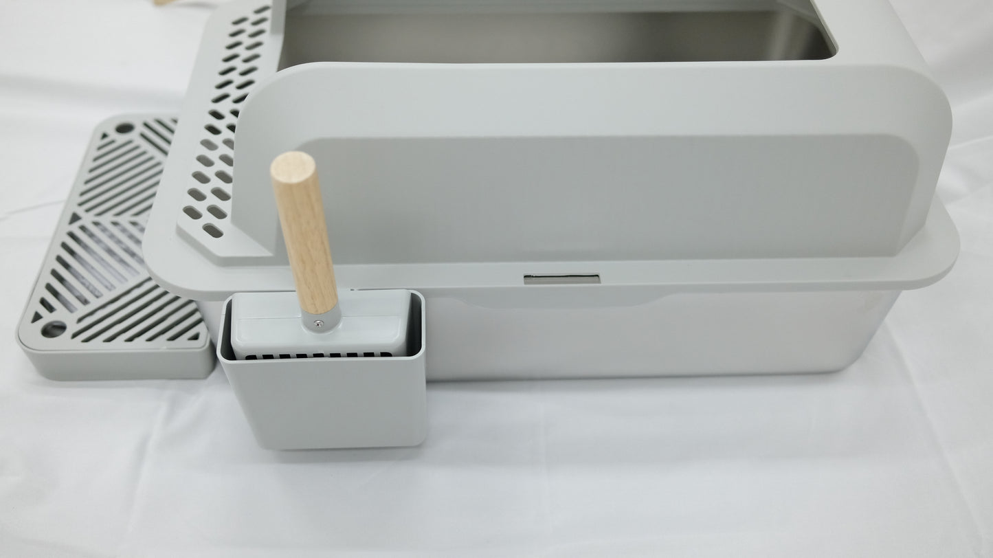 Modern Stainless Steel Cat Litter Box with Scoop & Step