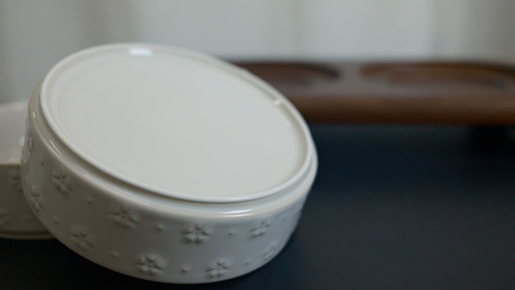 Snowflake Pet Bowl - Acacia Wood Base