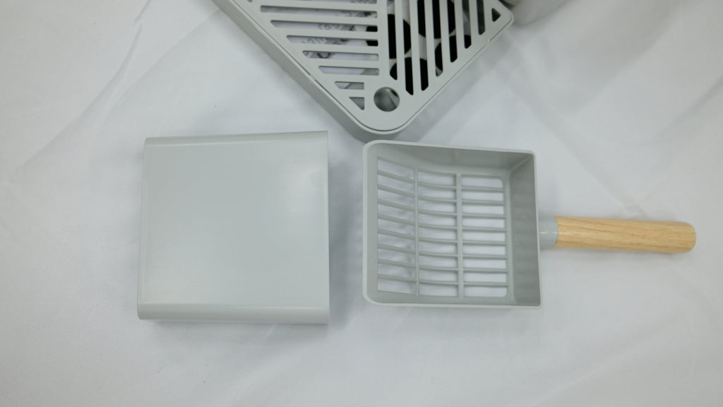 Modern Stainless Steel Cat Litter Box with Scoop & Step