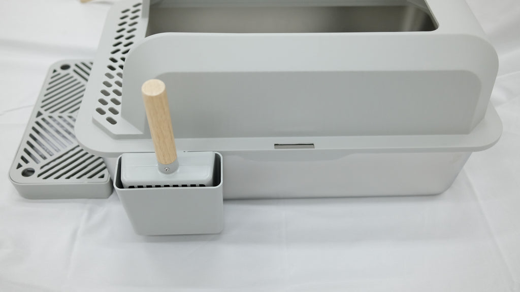 Modern Stainless Steel Cat Litter Box with Scoop & Step