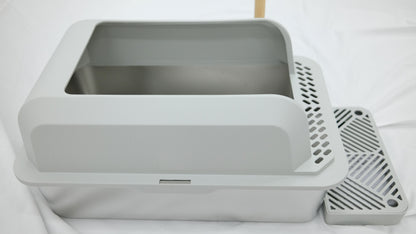 Modern Stainless Steel Cat Litter Box with Scoop & Step