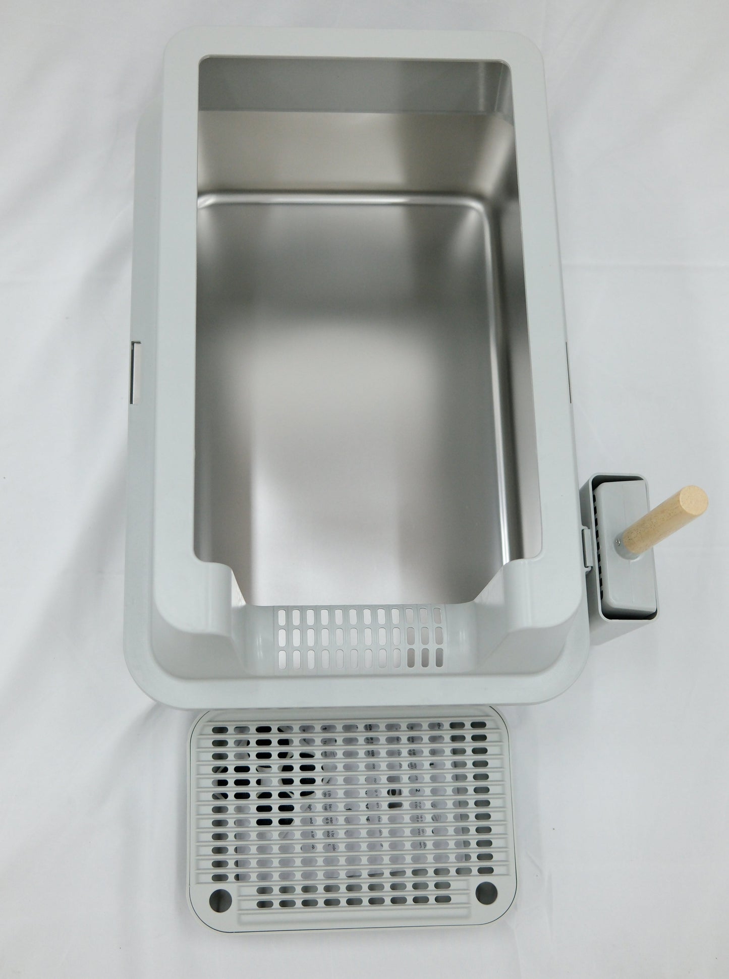 Modern Stainless Steel Cat Litter Box with Scoop & Step