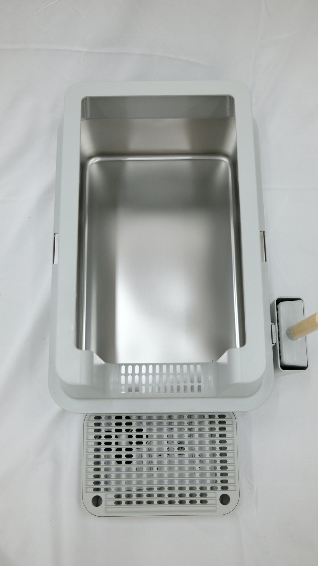 Modern Stainless Steel Cat Litter Box with Scoop & Step